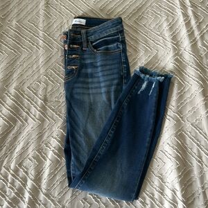 Kancan Button front distressed skinny jeans size 5/26
